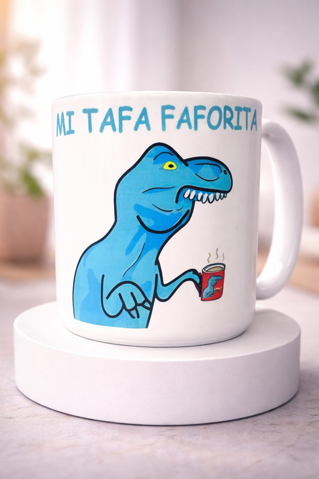Taza de dinosaurio cómico