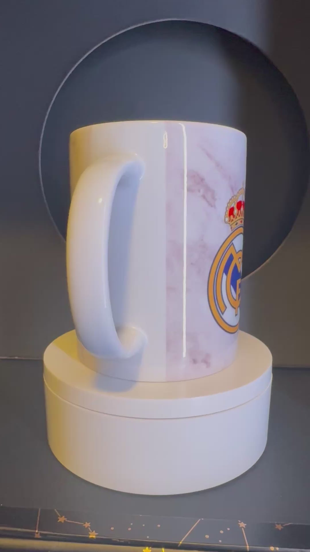 Taza de Cerámica del Real Madrid con la frase Hasta El Final Vamos Real .